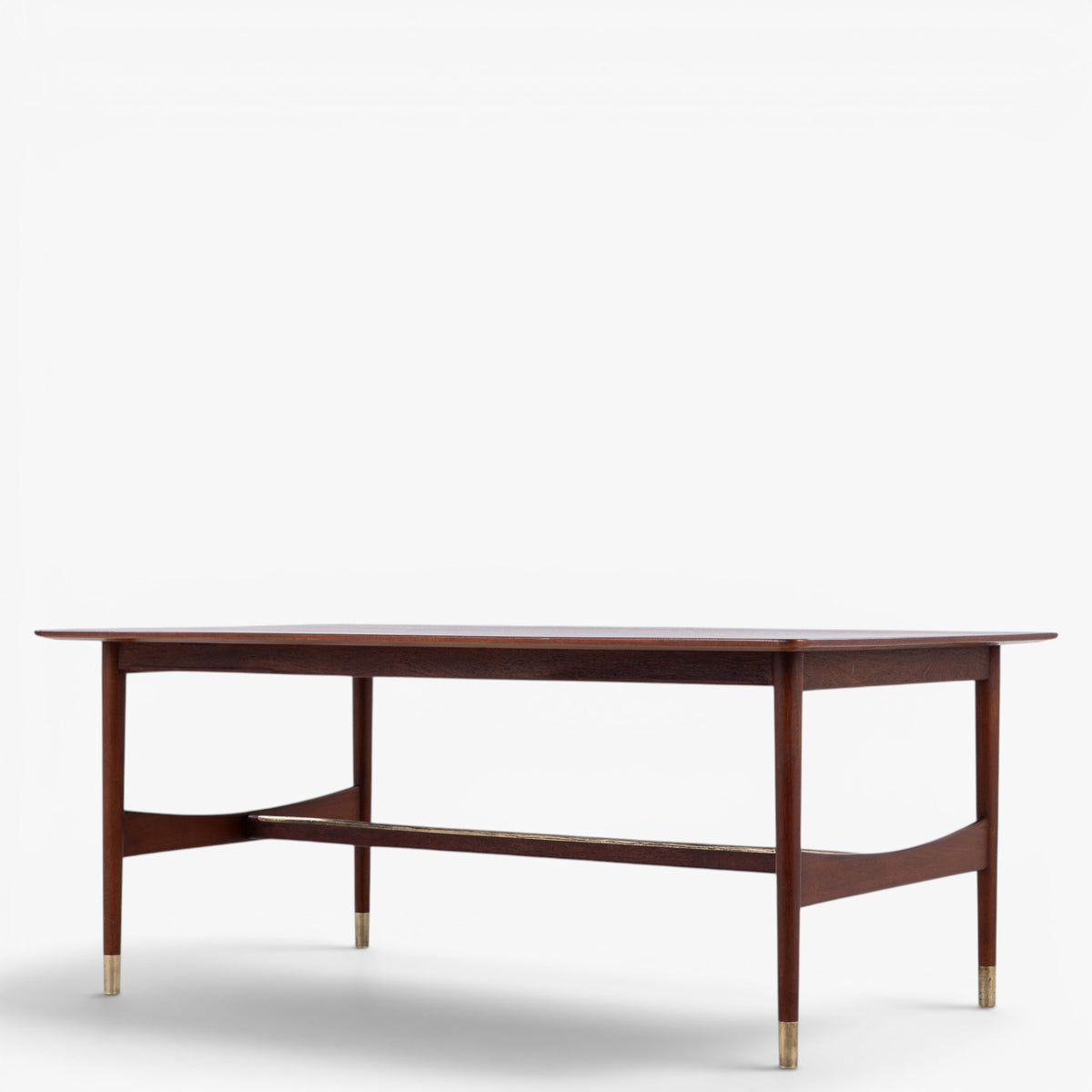 Dining table in teak