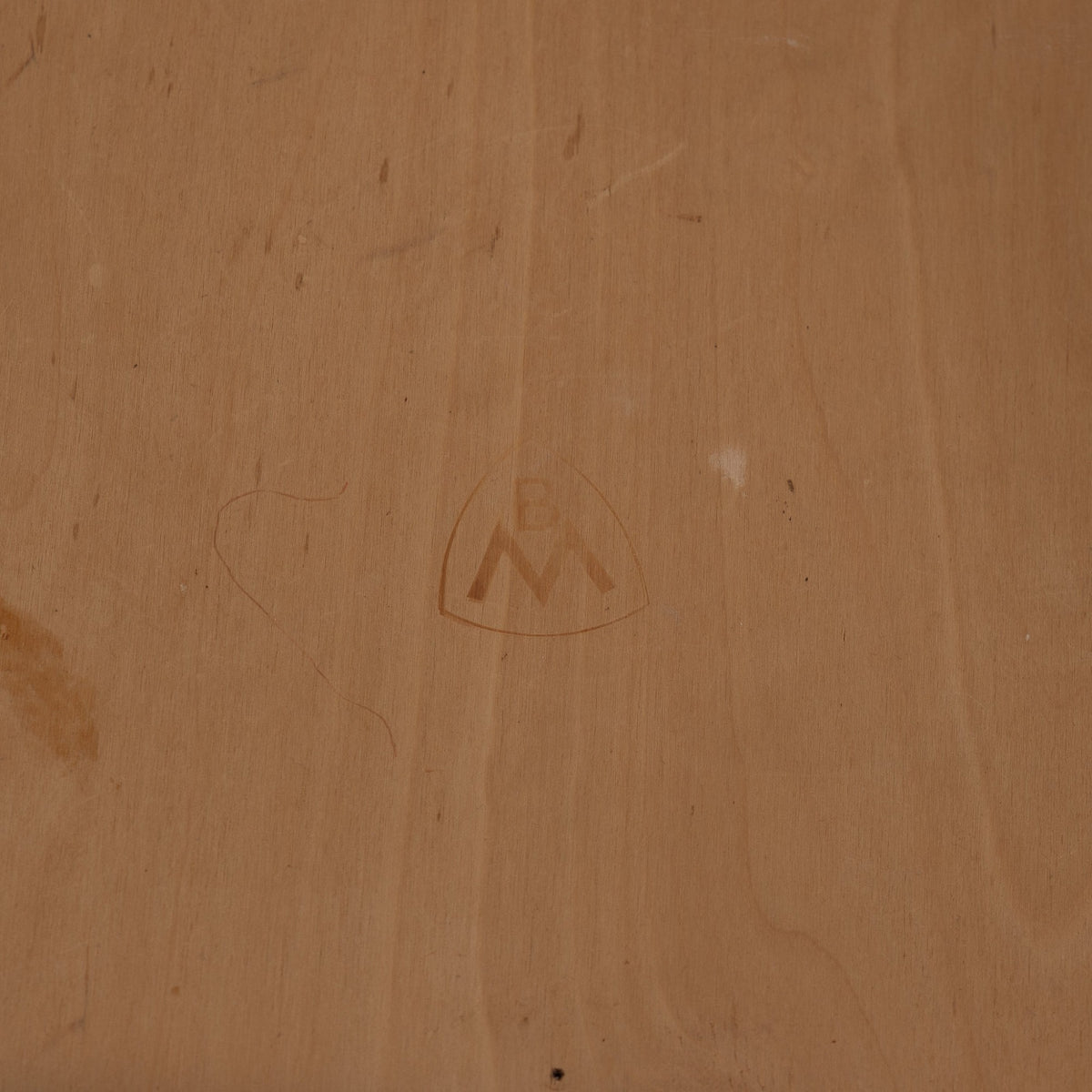 Dining chair in walnut