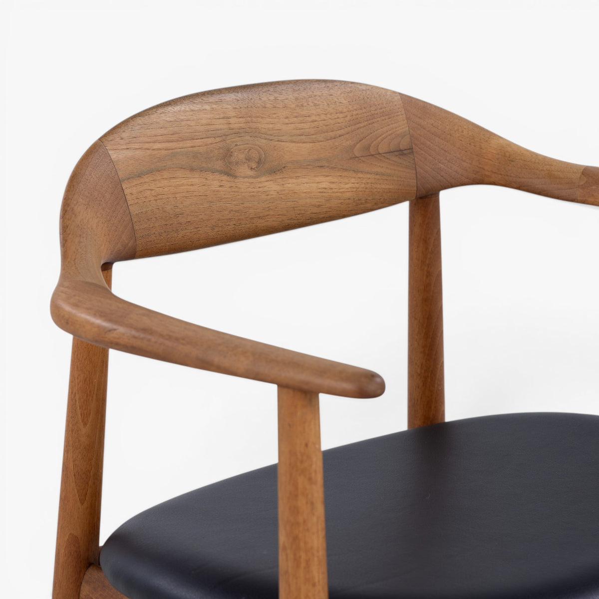 Armchair in walnut