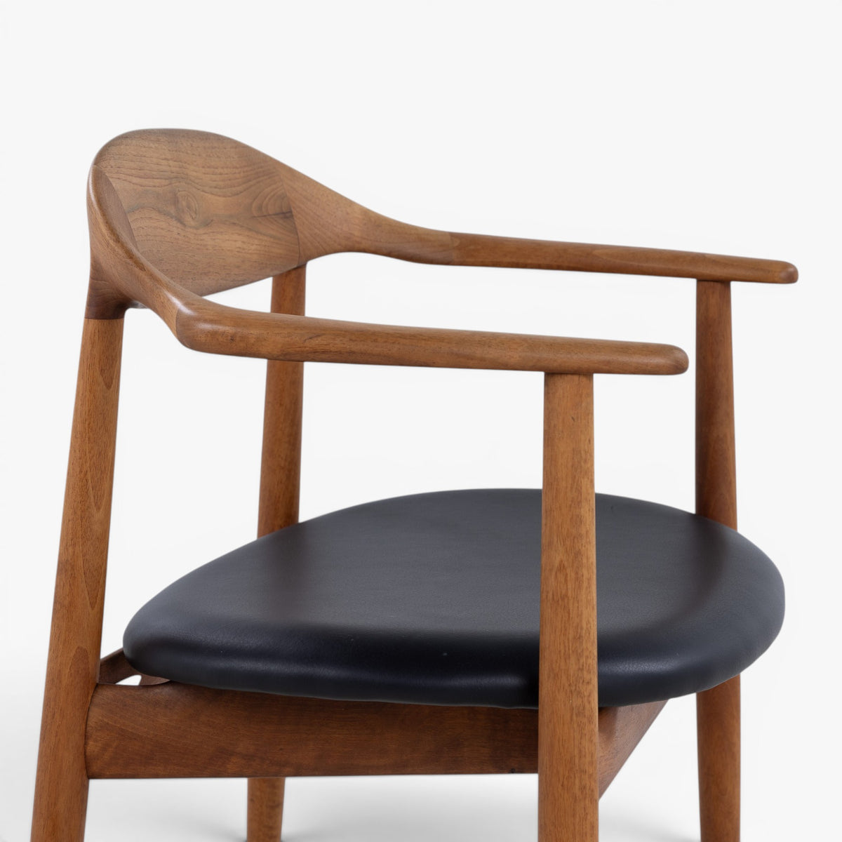 Armchair in walnut