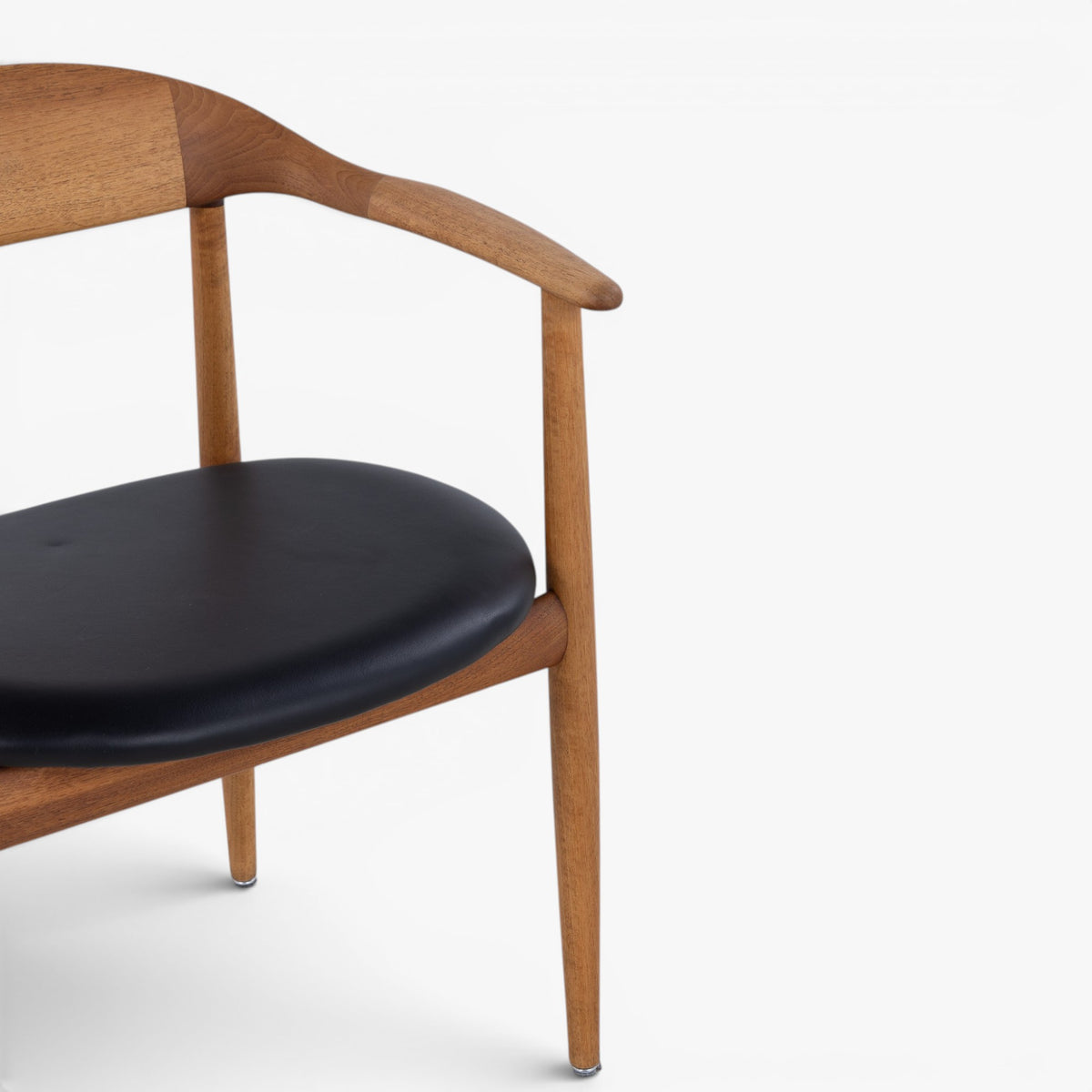 Armchair in walnut