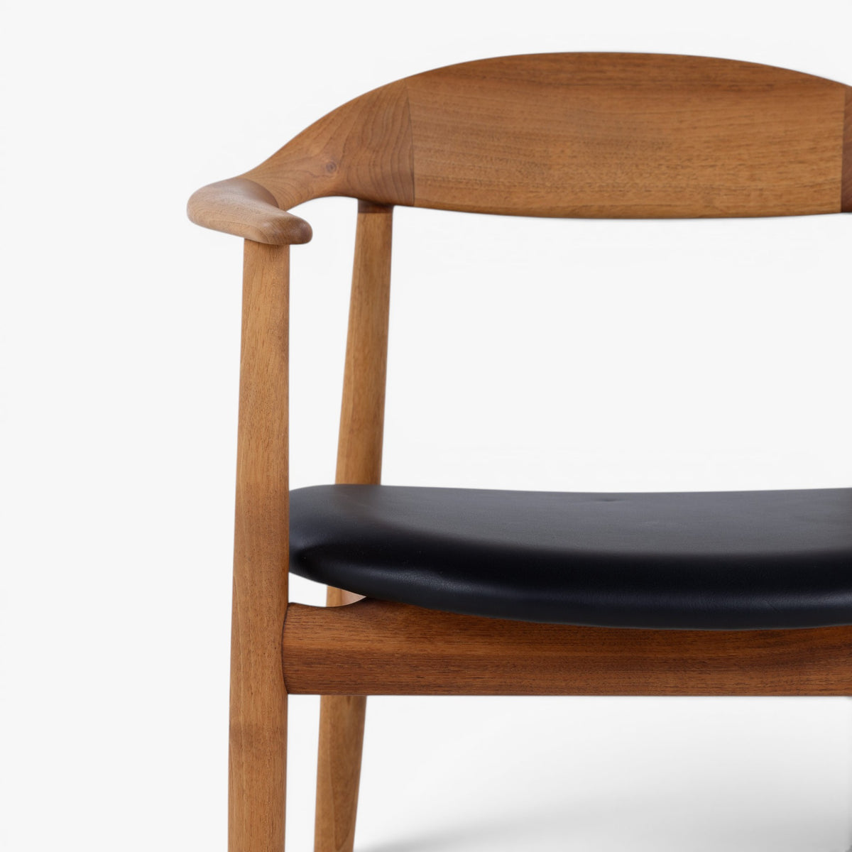 Armchair in walnut