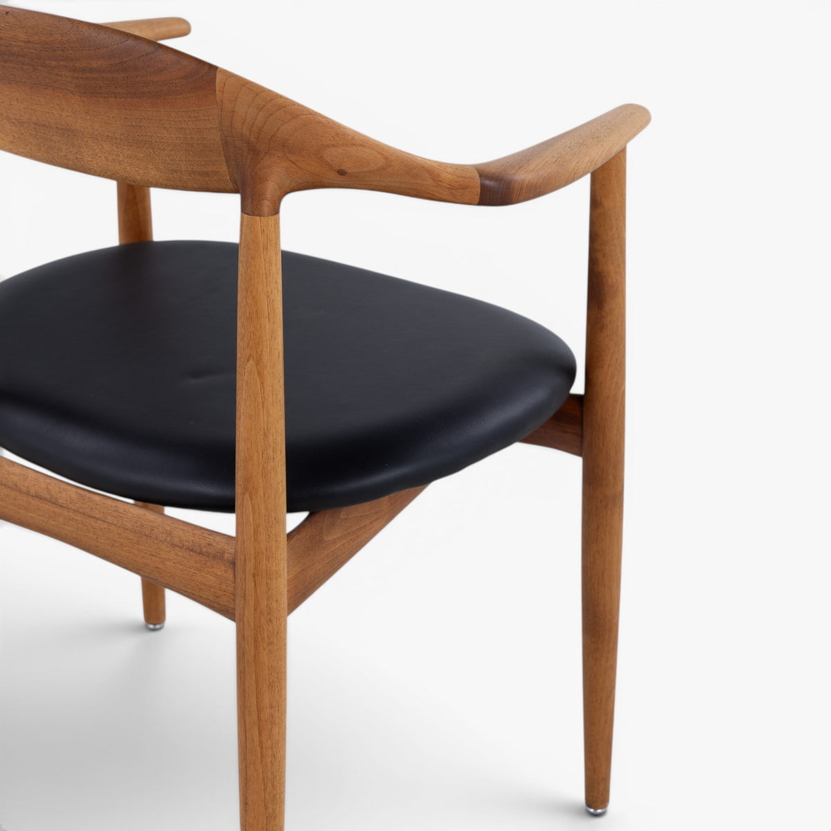 Armchair in walnut