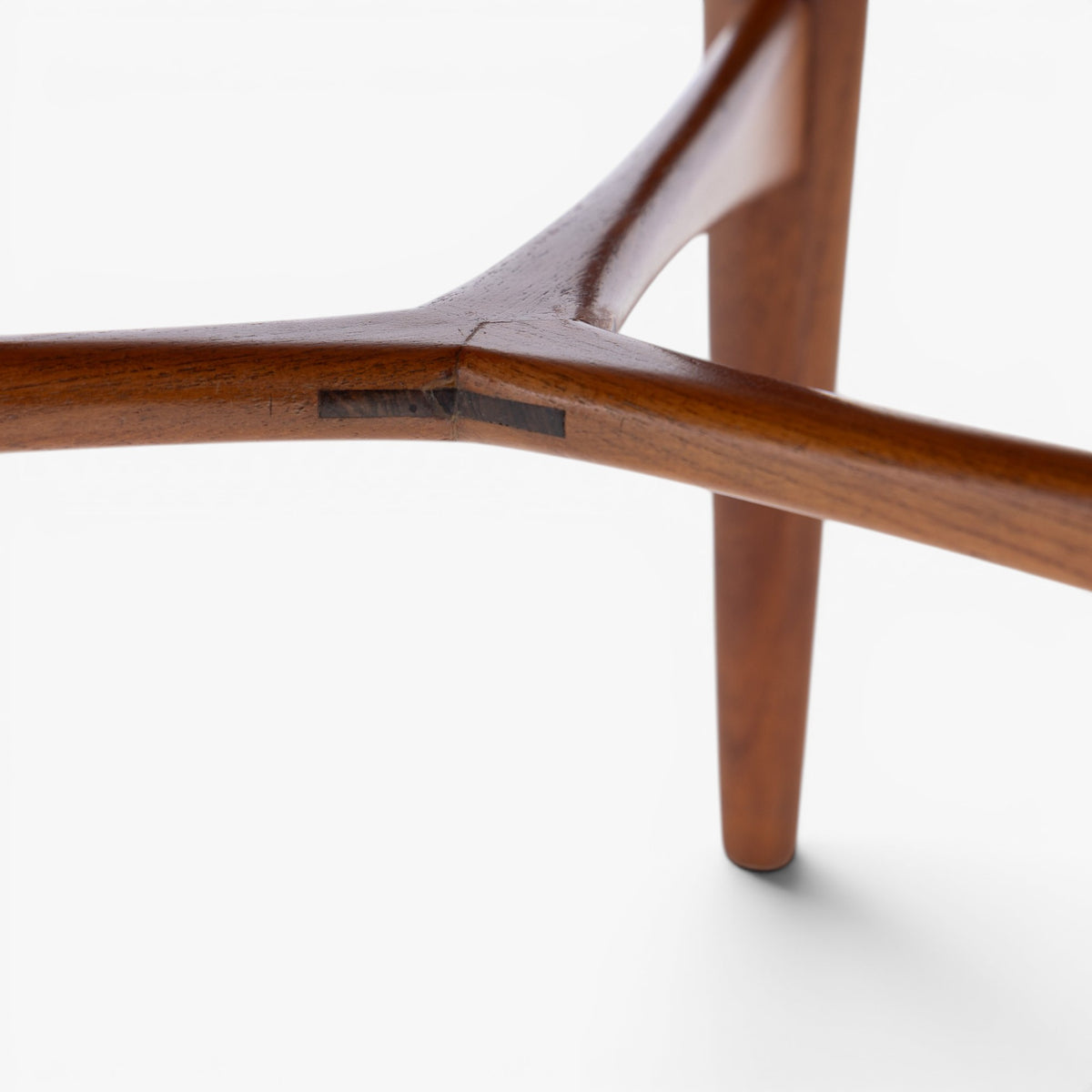 Rundt sofabord i teak