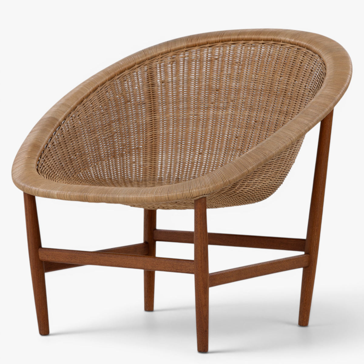 Easy chair in teak