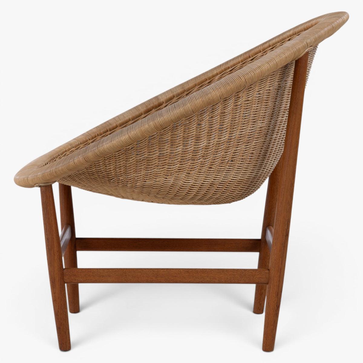 Easy chair in teak