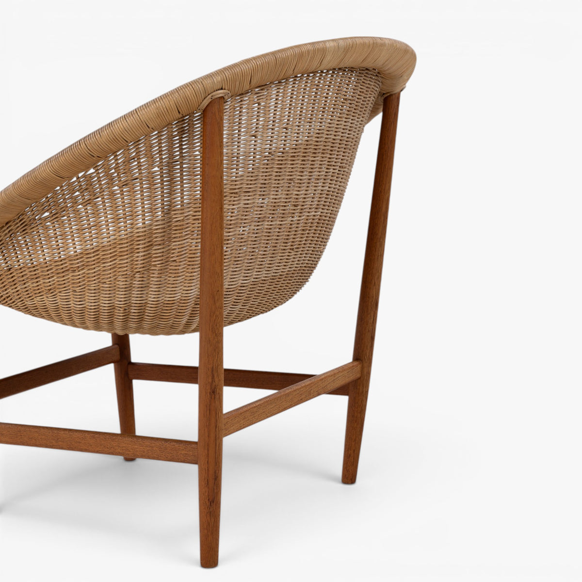 Easy chair in teak