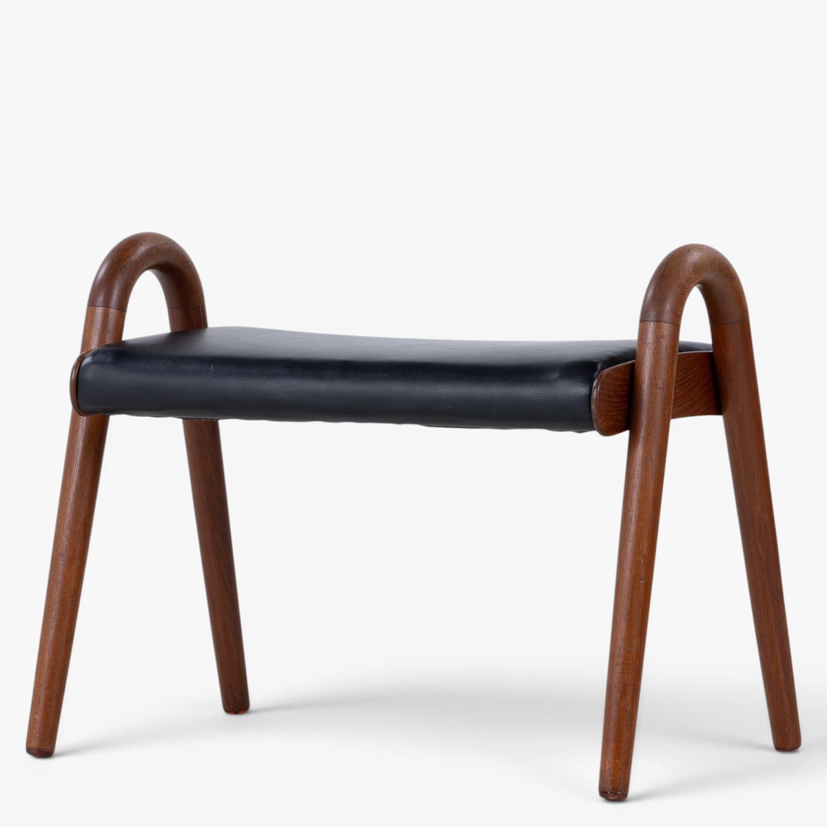 Stool in teak