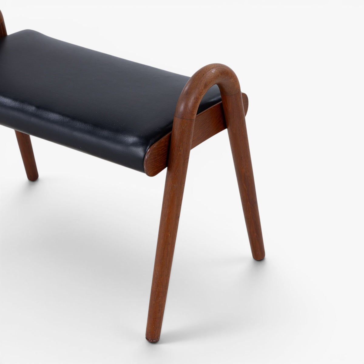 Stool in teak