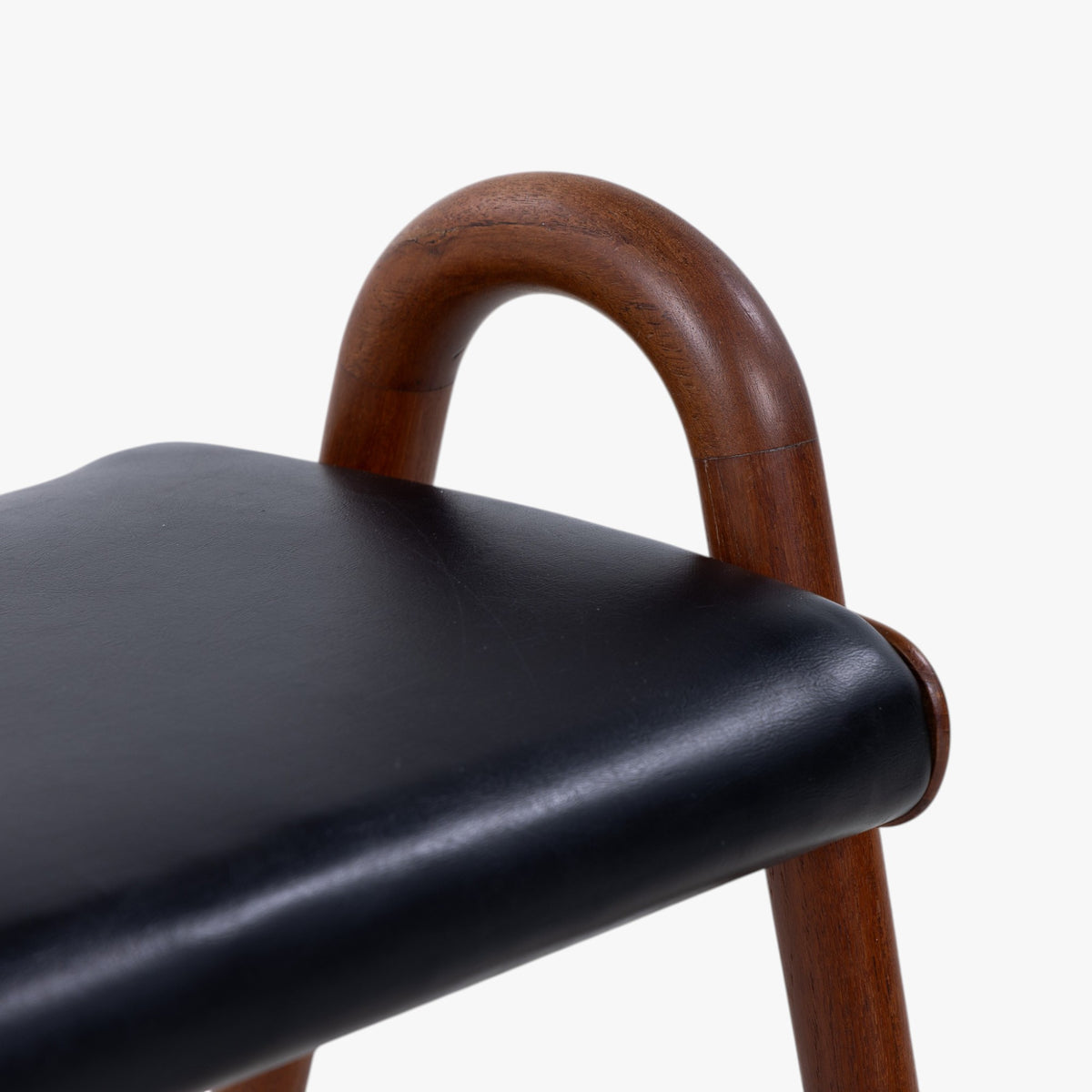 Stool in teak