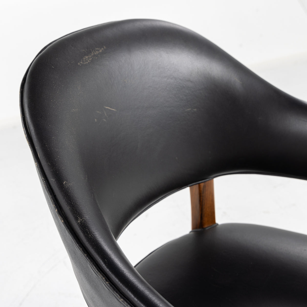 Armchair in Brazilian rosewood