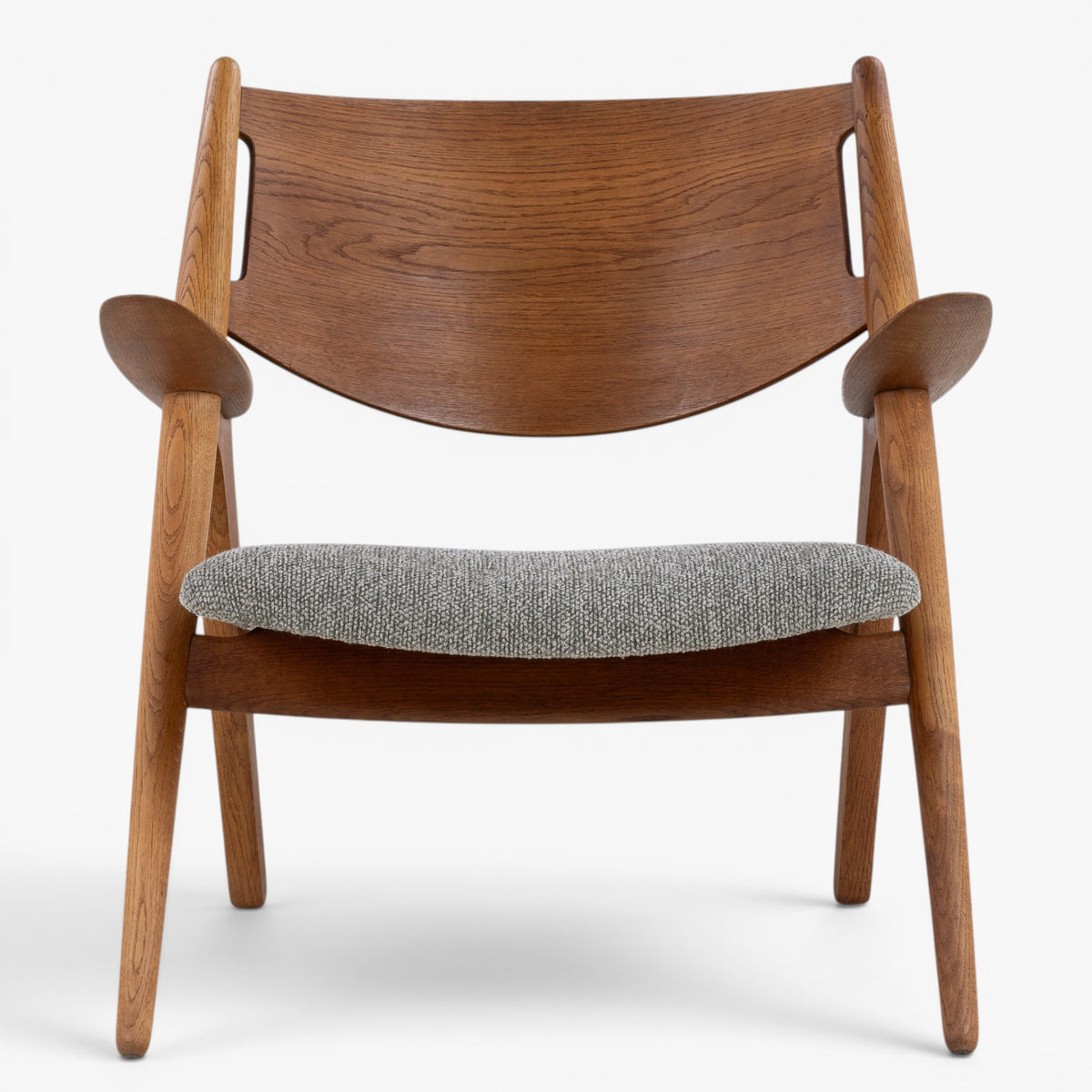 CH 28 - Easy chair in oak