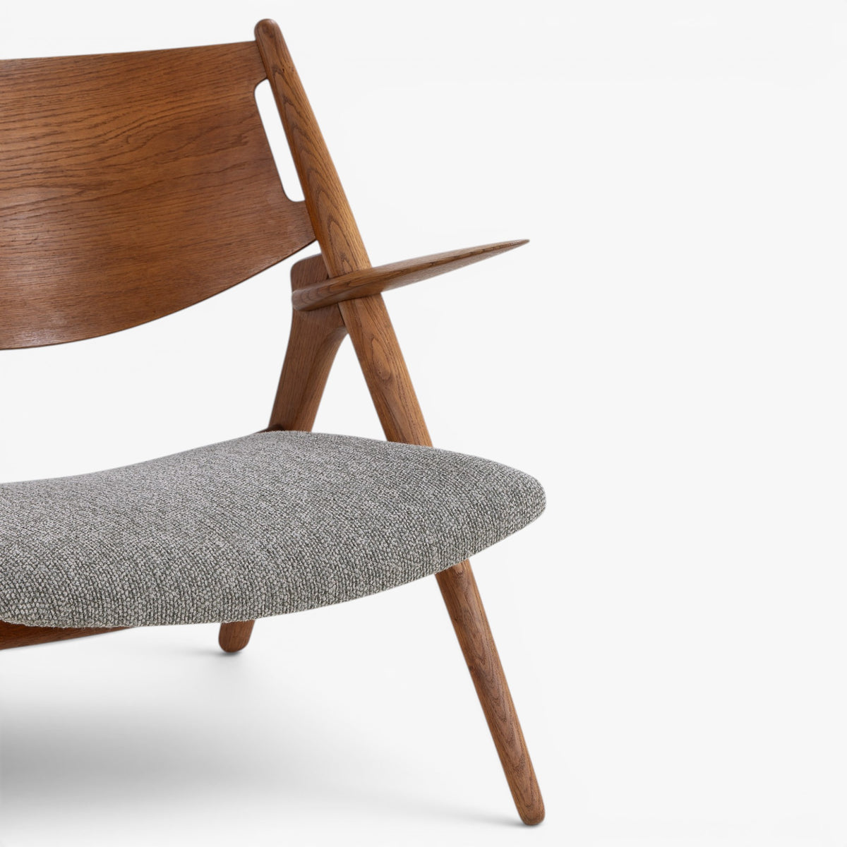 CH 28 - Easy chair in oak