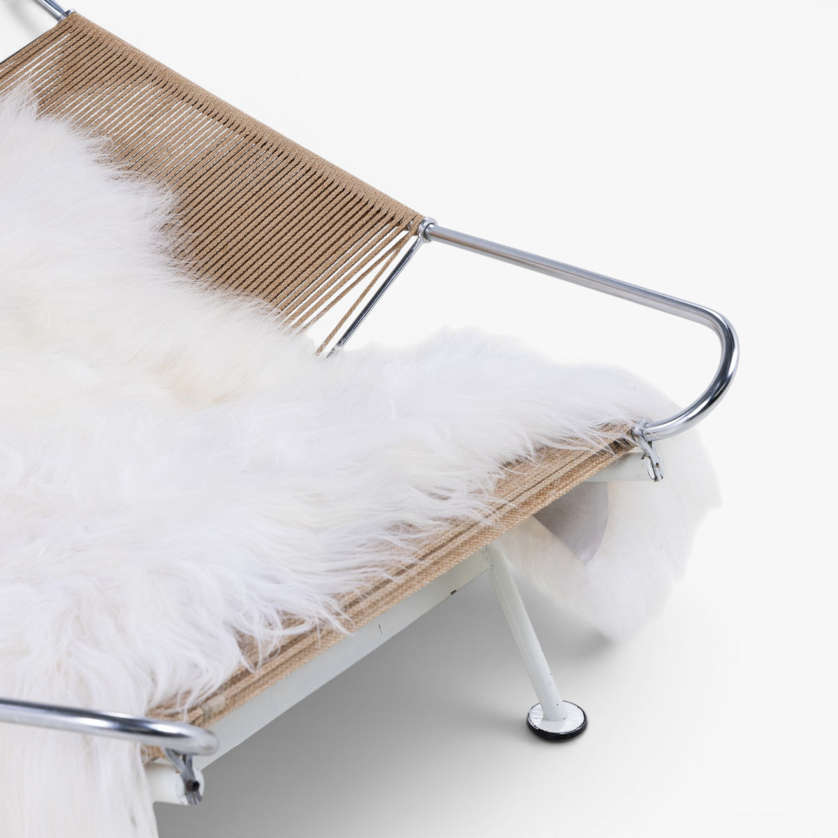 GE 225 - 'Flag Halyard Chair' w. white lacquered frame
