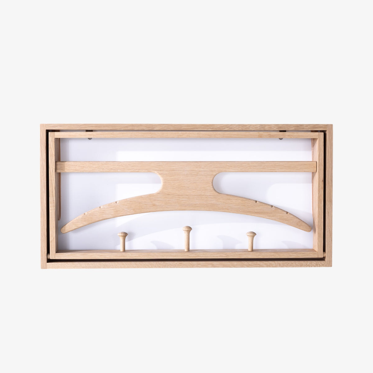 The Hanger i sæbebehandlet eg