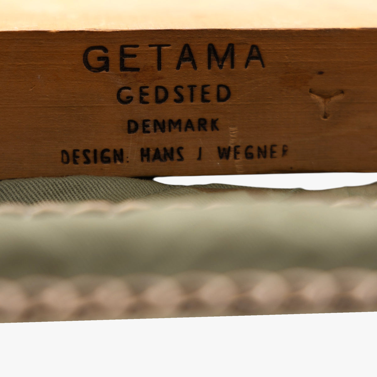 GE 236/3 - 3 seater sofa in oak