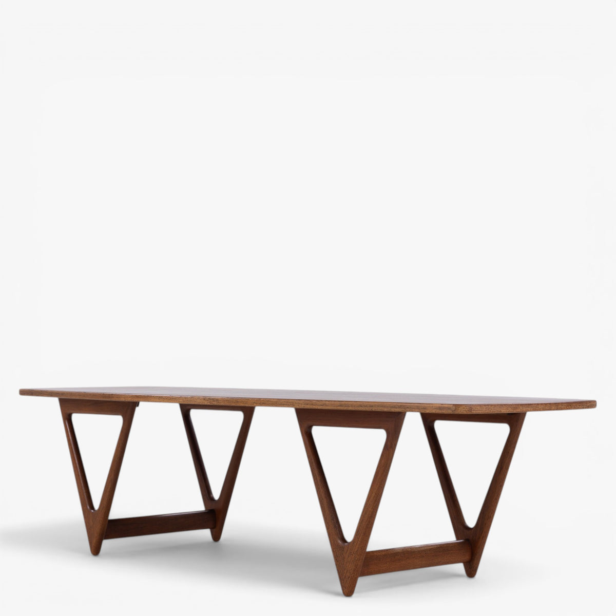 Coffee table in teak
