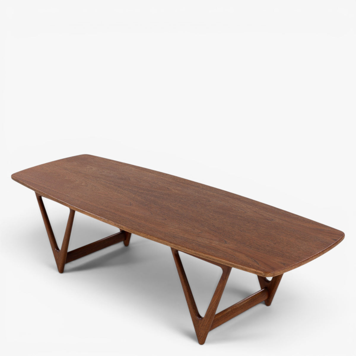 Coffee table in teak