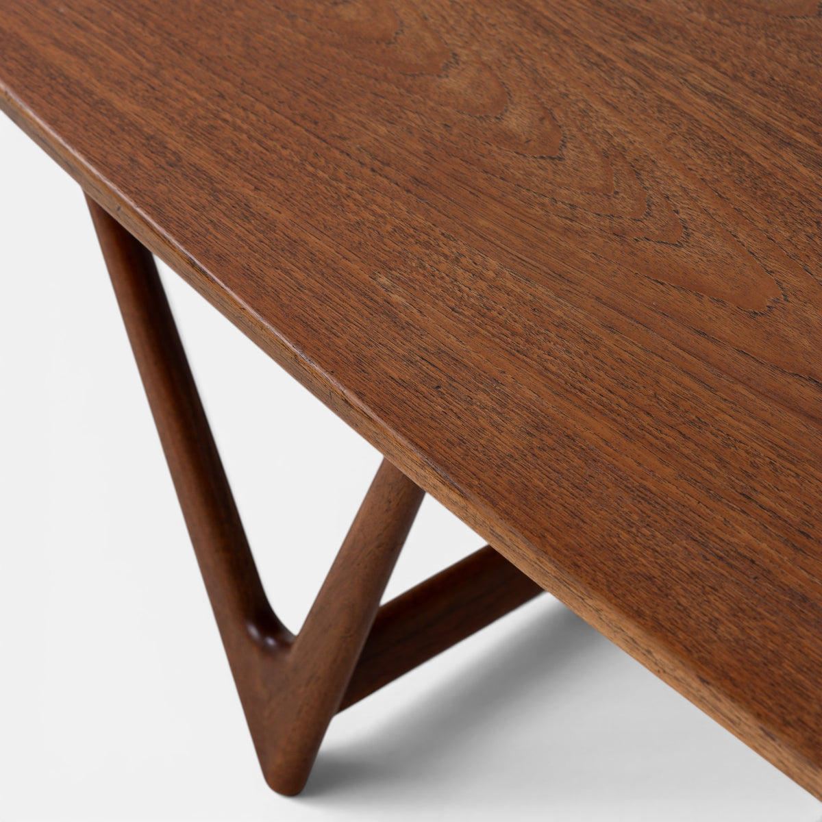 Coffee table in teak