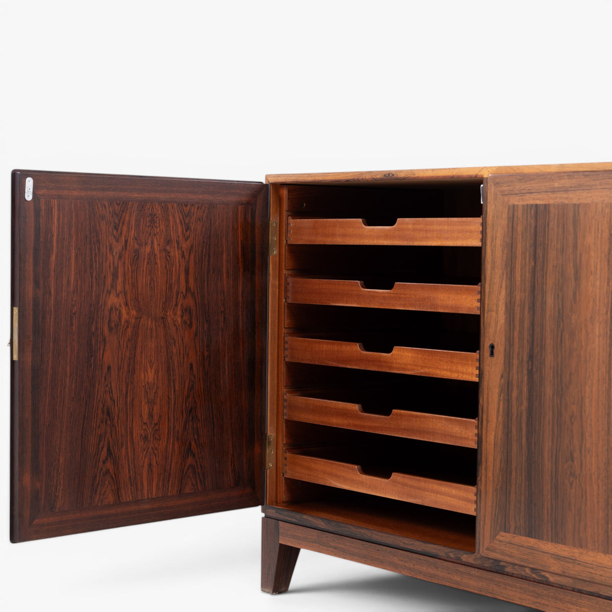 Cabinet in rosewood