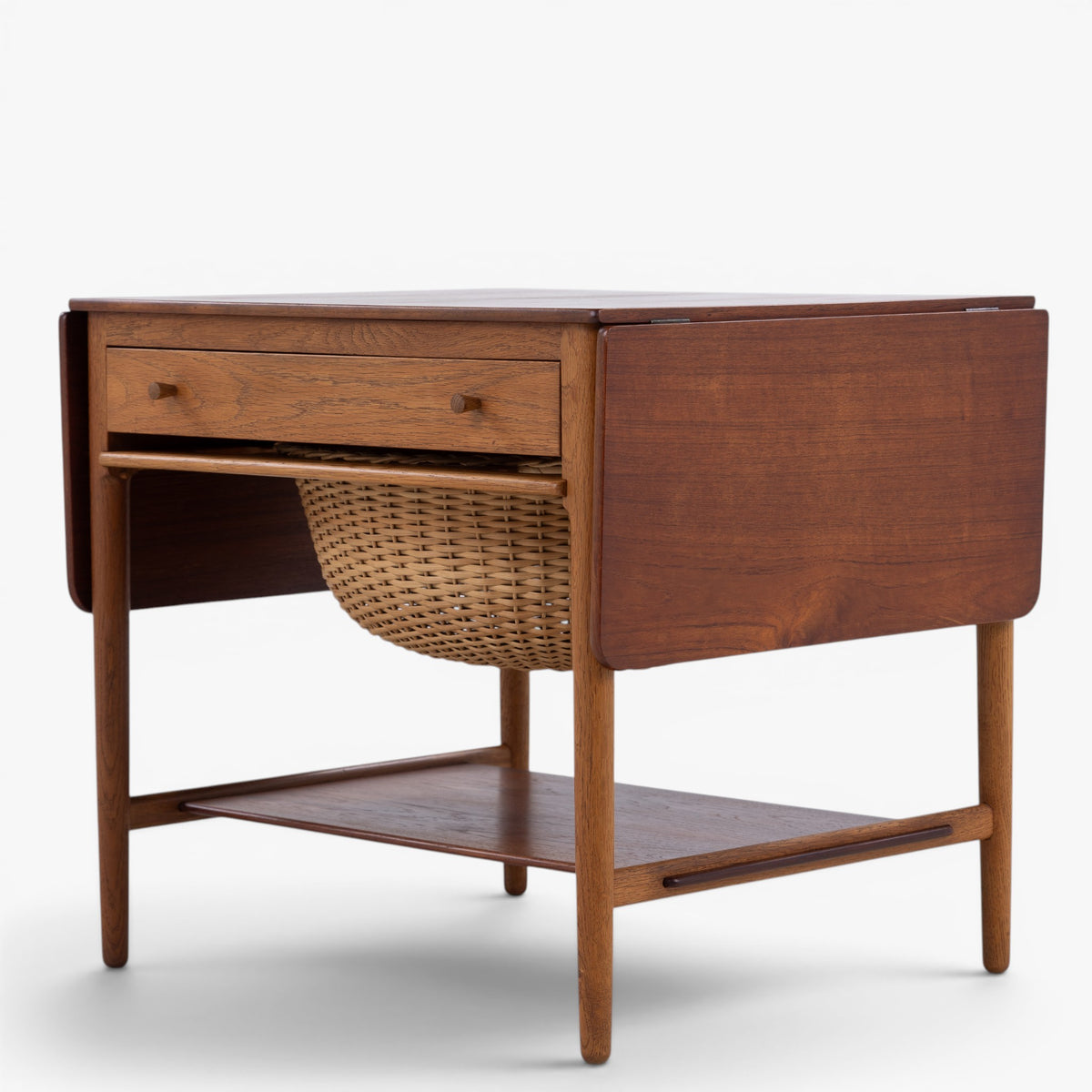 AT 33 - Sewing table in teak