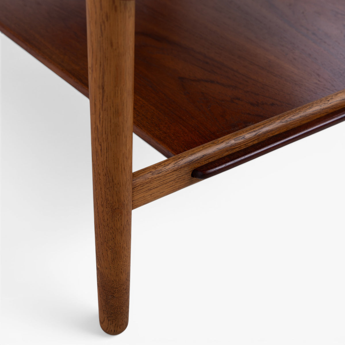 AT 33 - Sewing table in teak