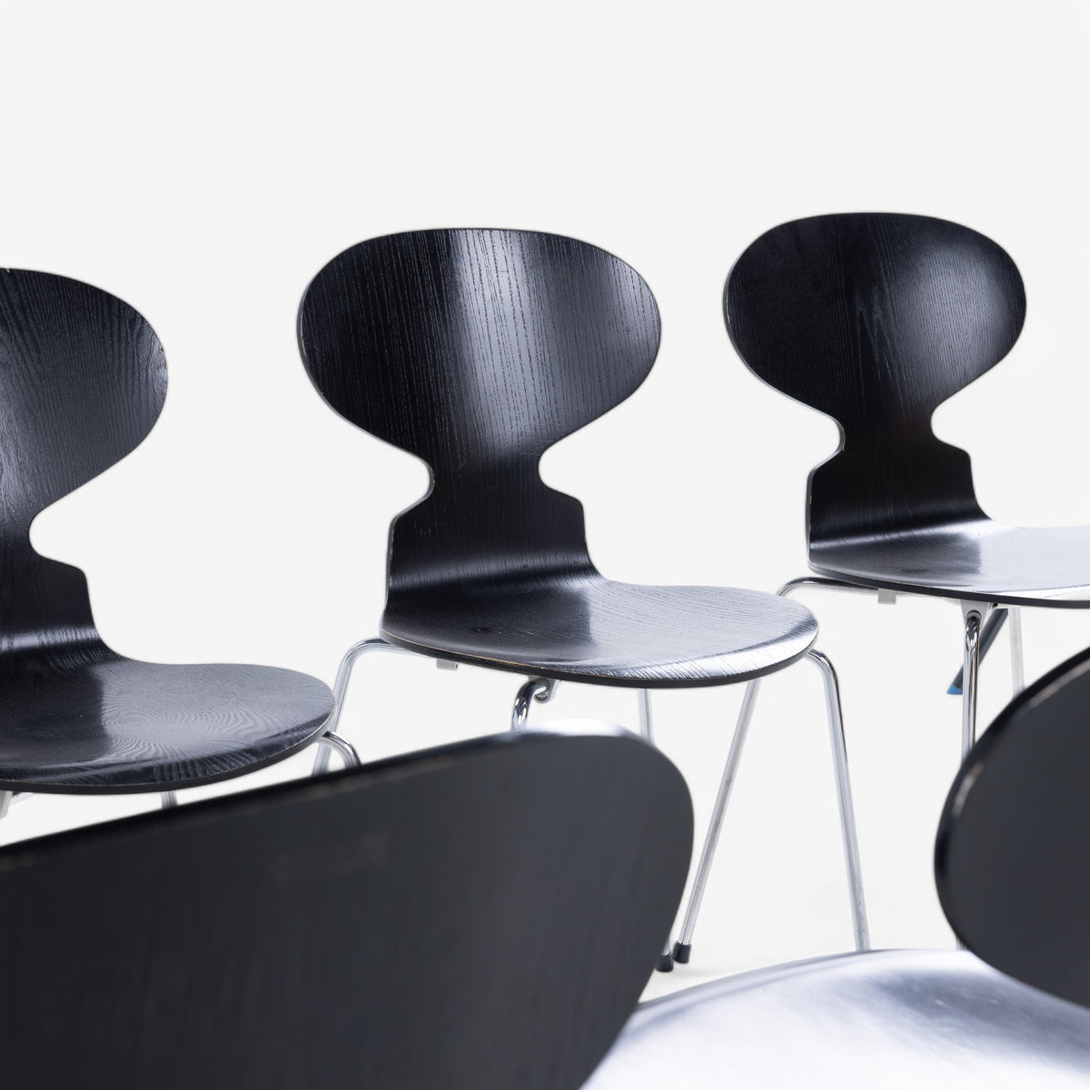 AJ 3100 - Set of 6 black stained Ant Chairs