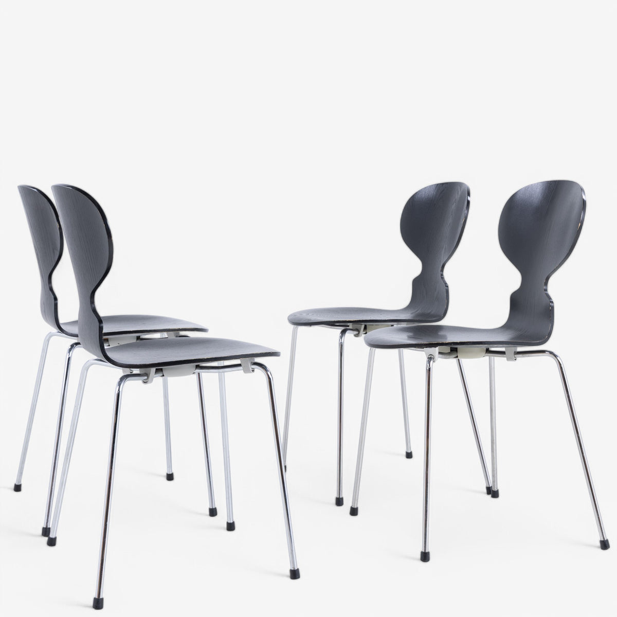 AJ 3100 - Set of 6 black stained Ant Chairs