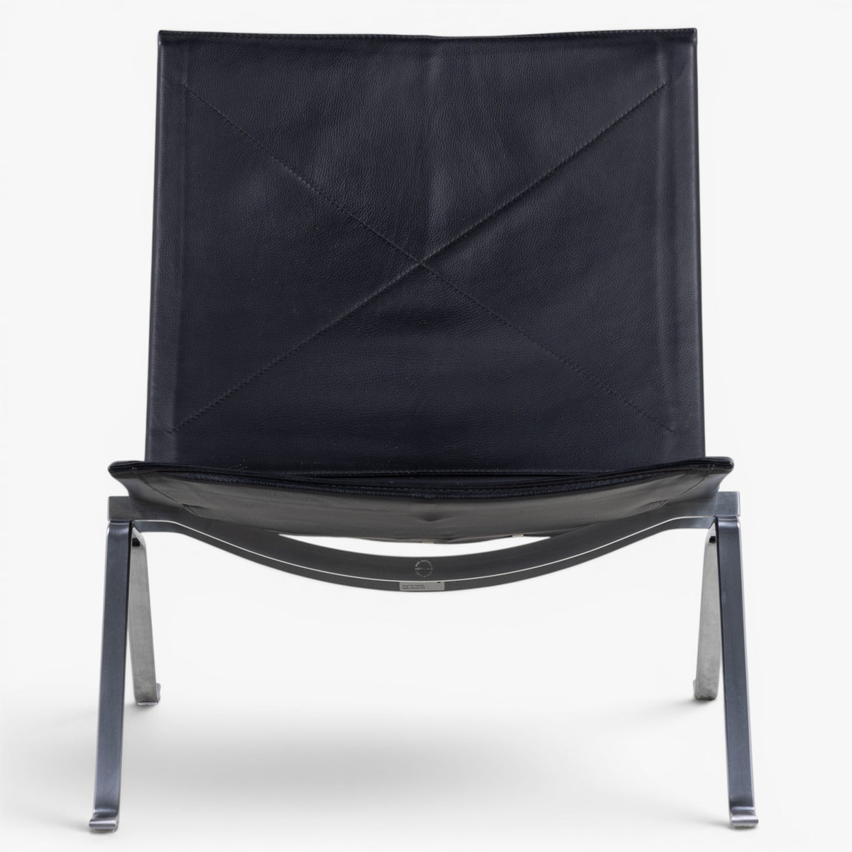 PK 22 - Easy chair in black leather