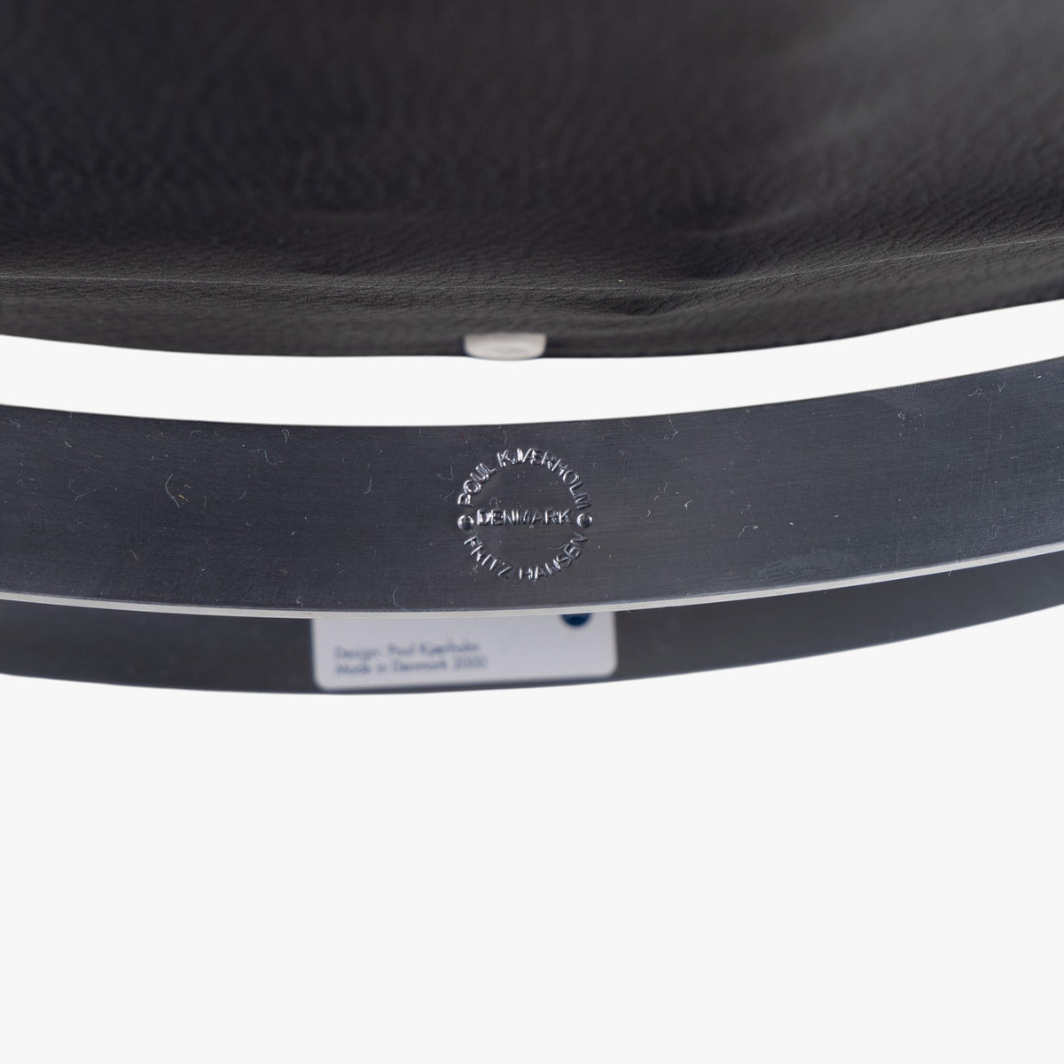 PK 22 - Easy chair in black leather