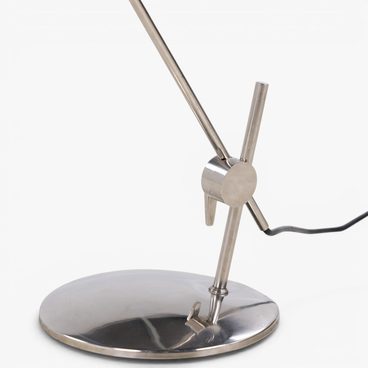 Table lamp in nickel-plated metal