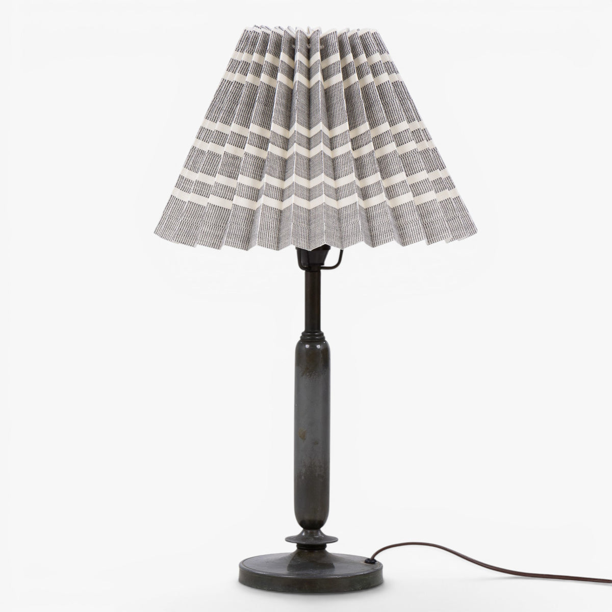 Table lamp in metal