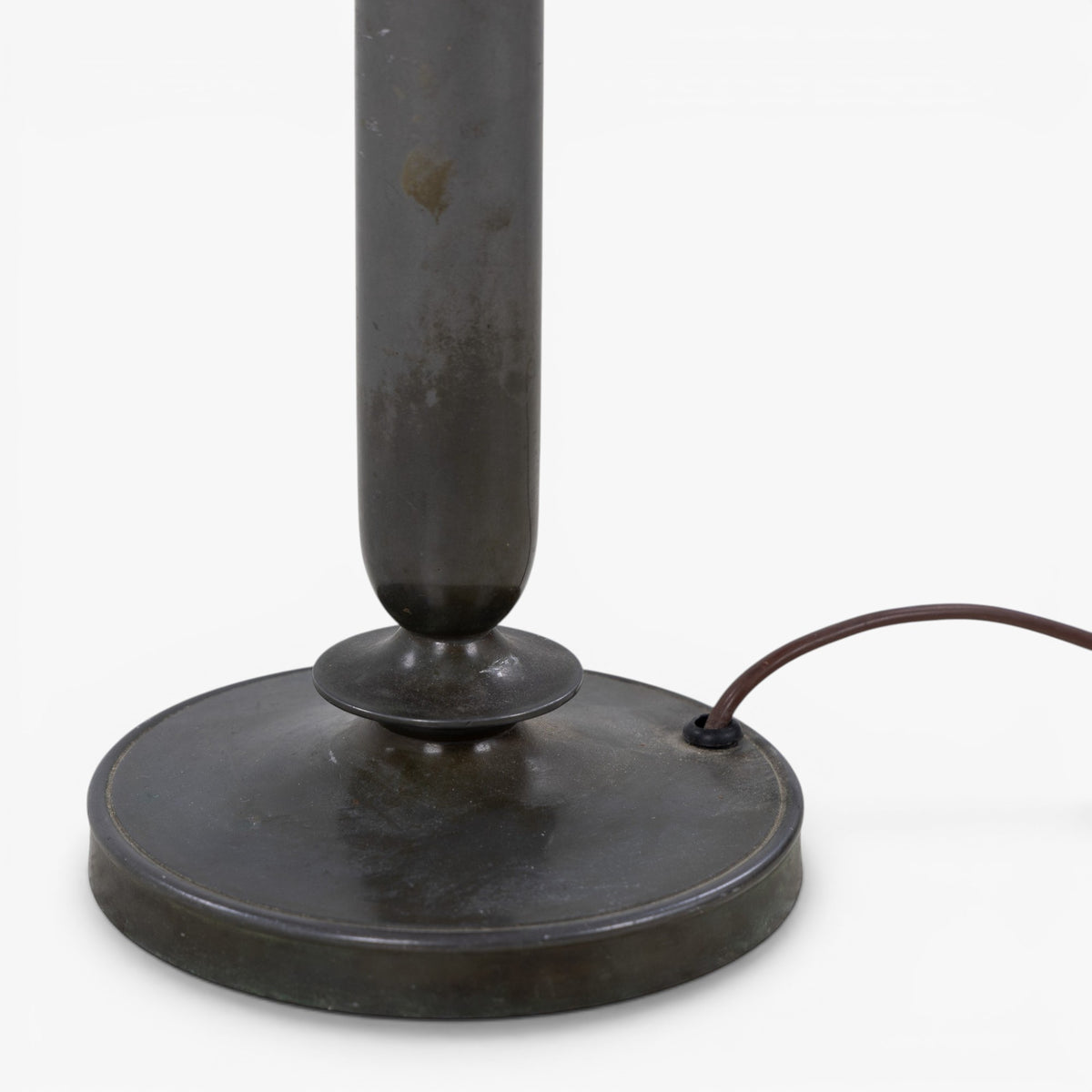 Table lamp in metal