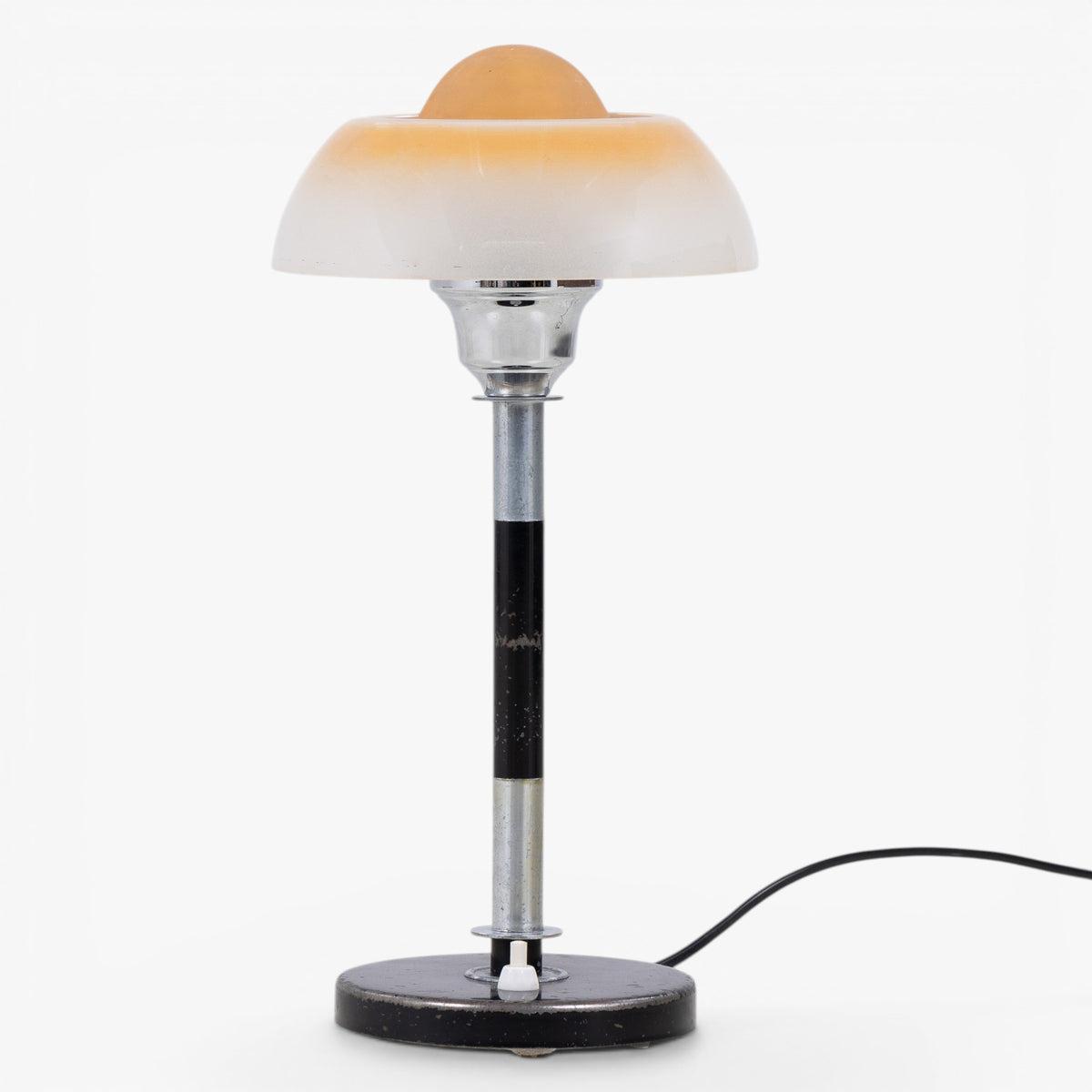 Table lamp in metal