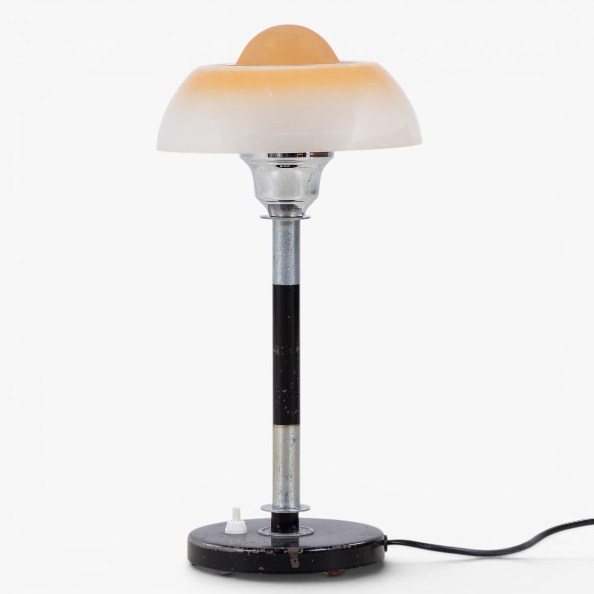 Table lamp in metal