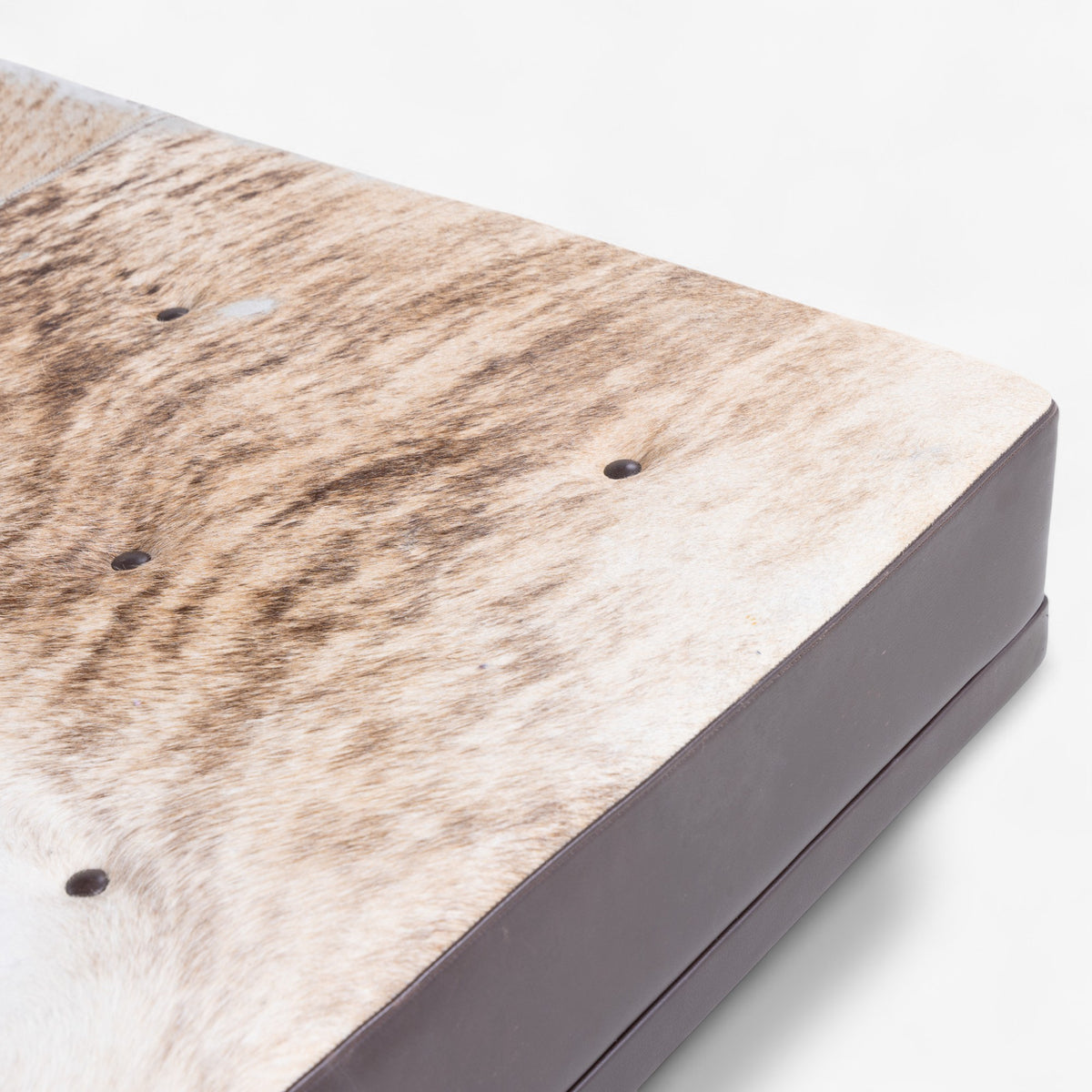 Daybed in cowhide
