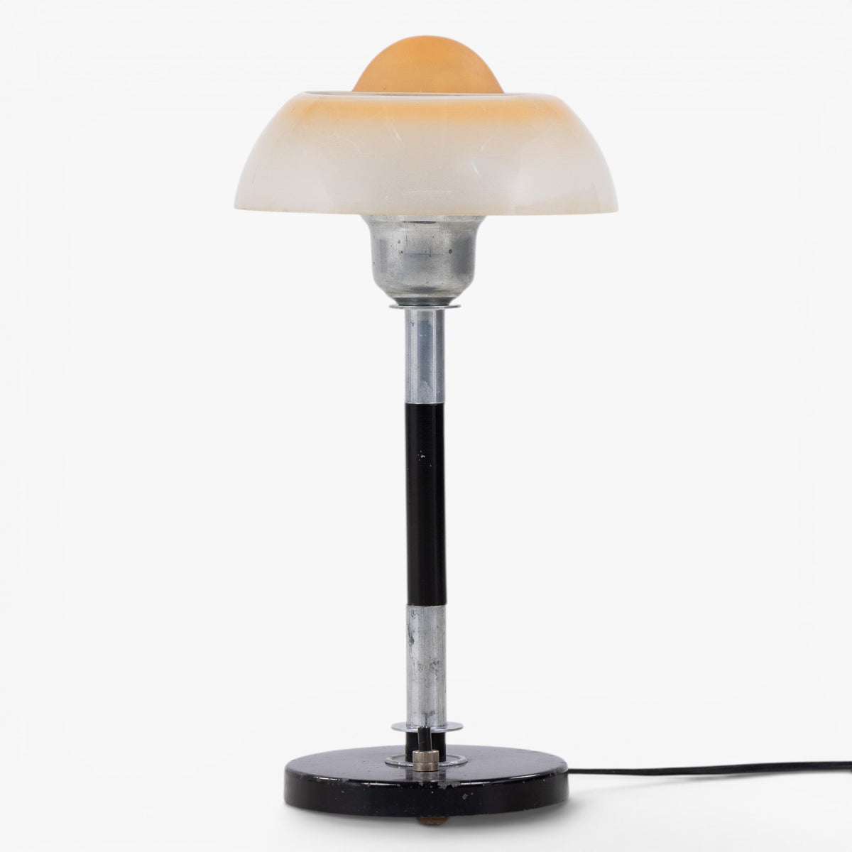 Table lamp in metal