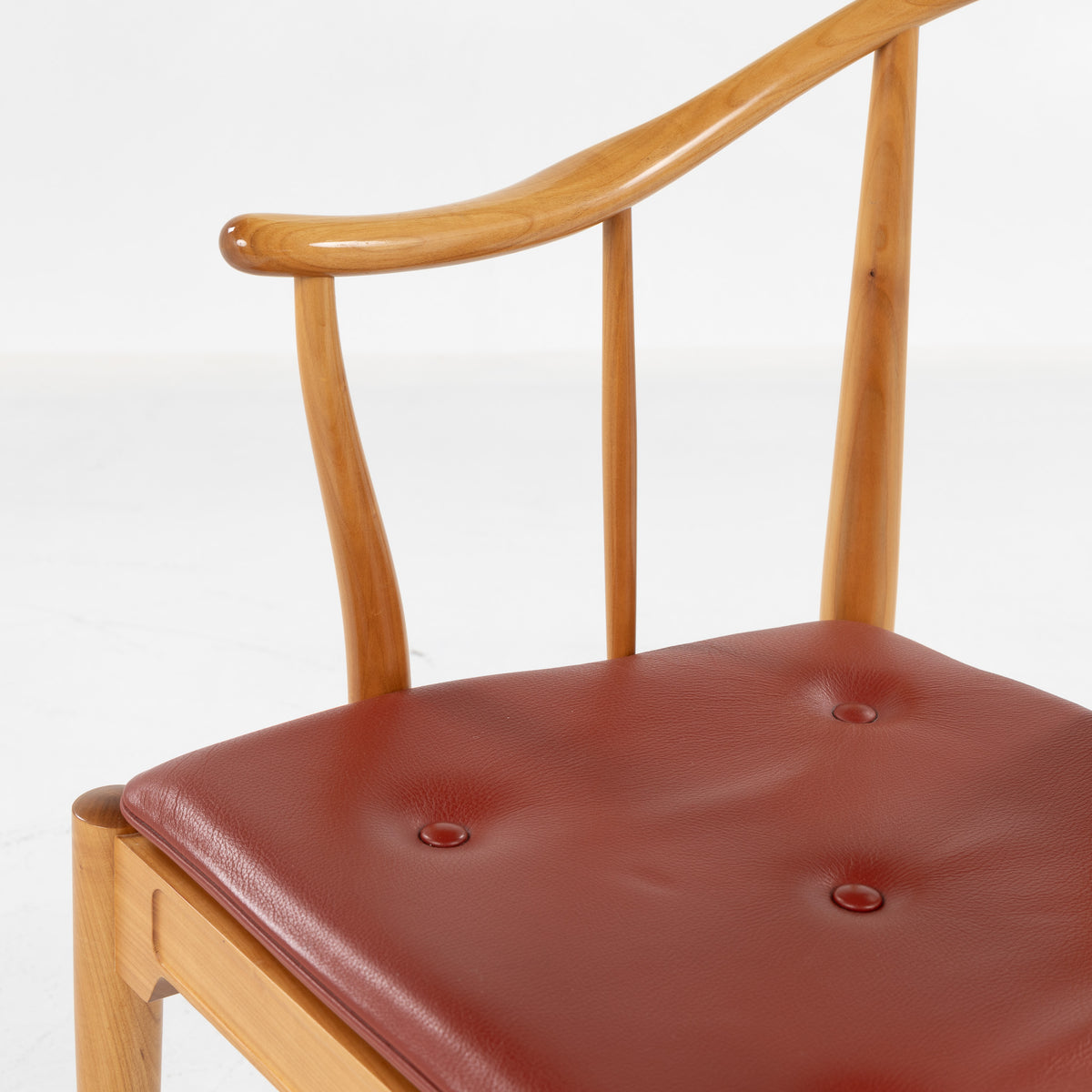 FH 4283 - China chair in cherry