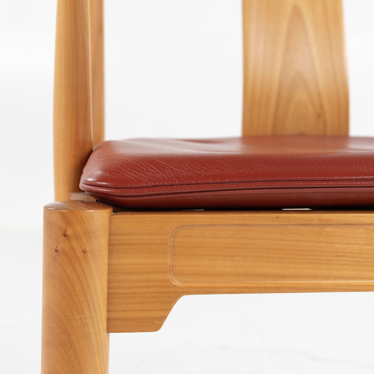 FH 4283 - China chair in cherry