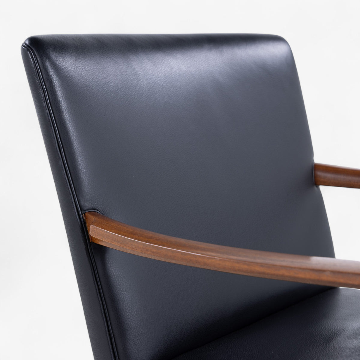 Armchair in mahogany