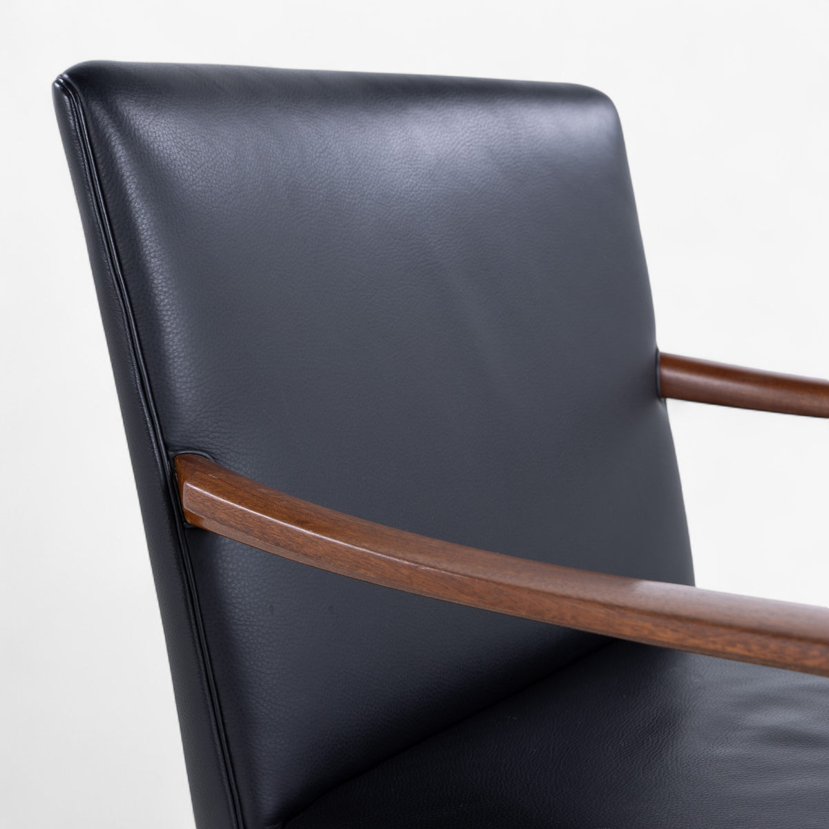 Armchair in mahogany