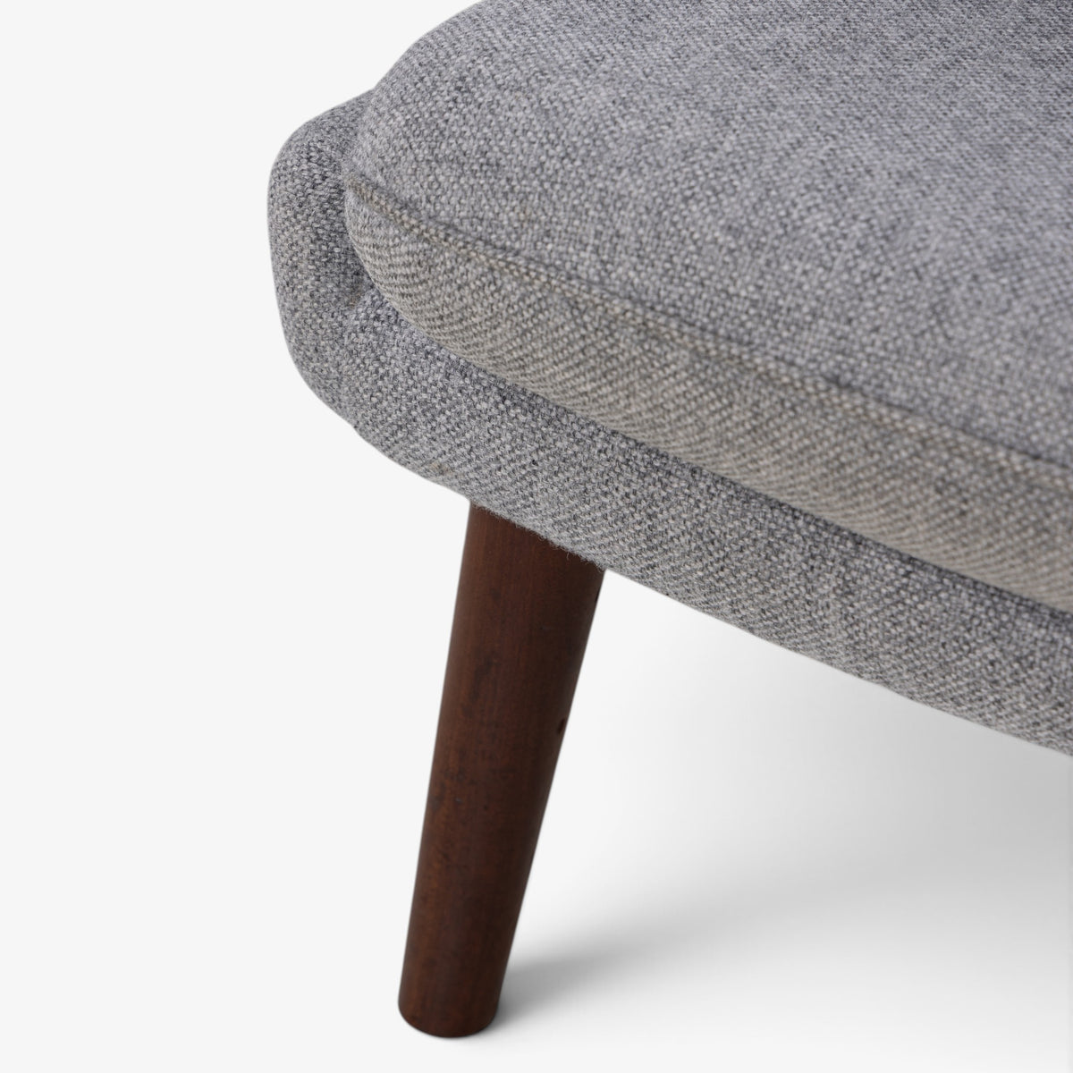 AP 19 - Papa bear chair in grey textile