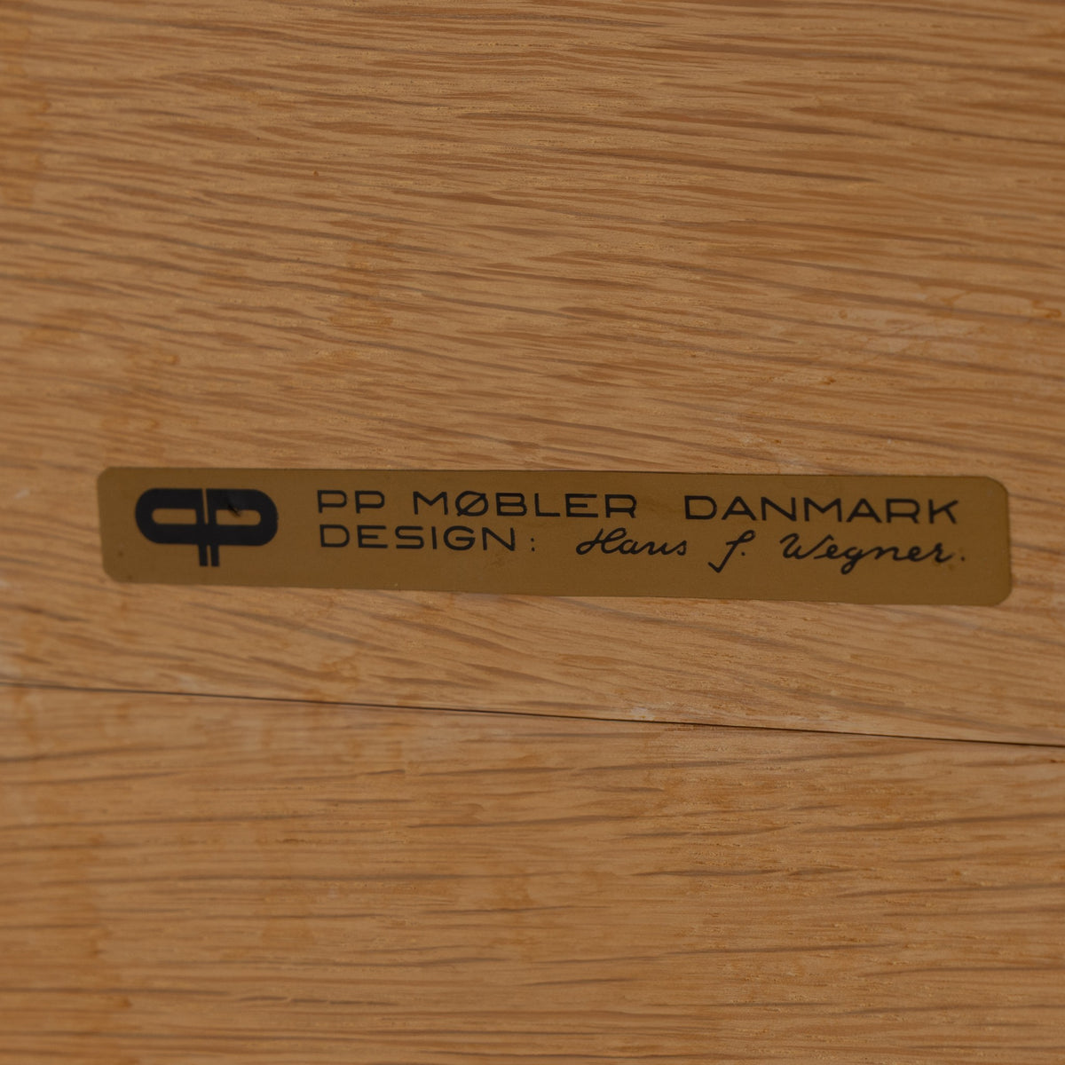 PP 70 - Rundt spisebord i eg