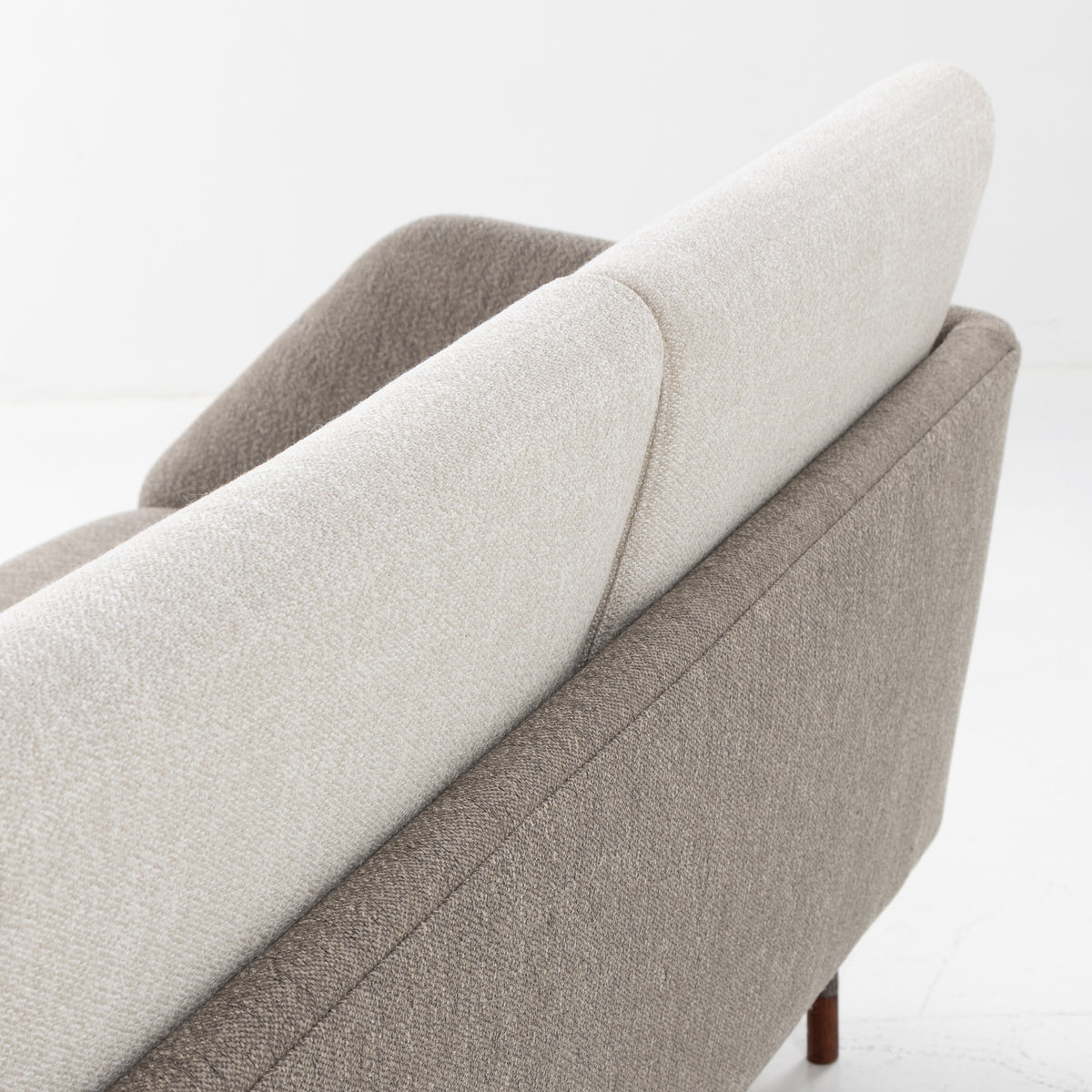 BO 77 - 3 pers. sofa i grå tekstil
