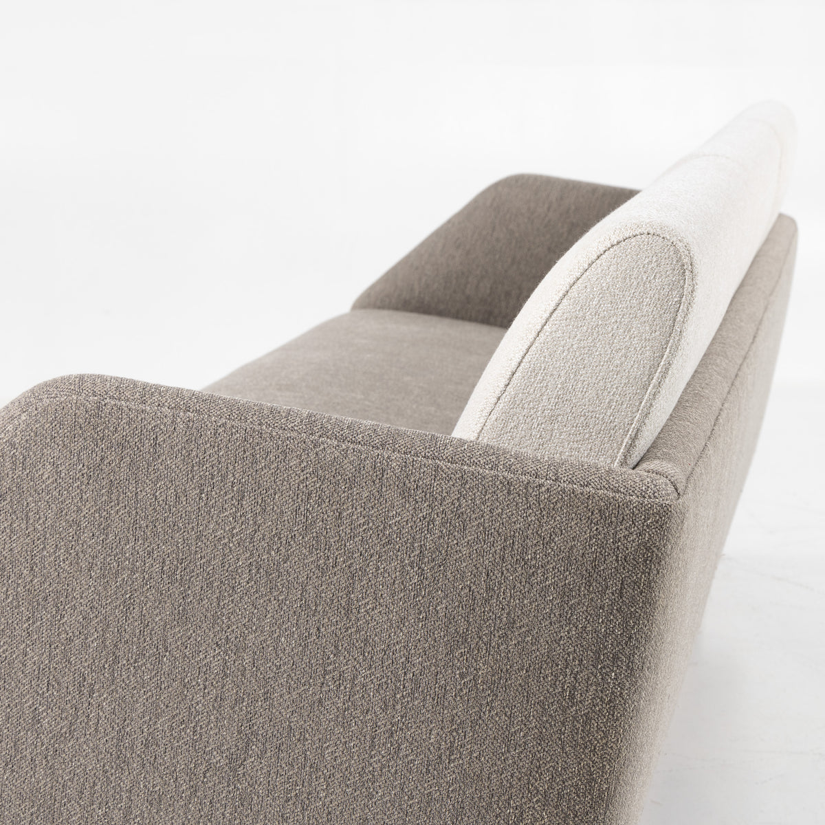 BO 77 - 3 pers. sofa i grå tekstil