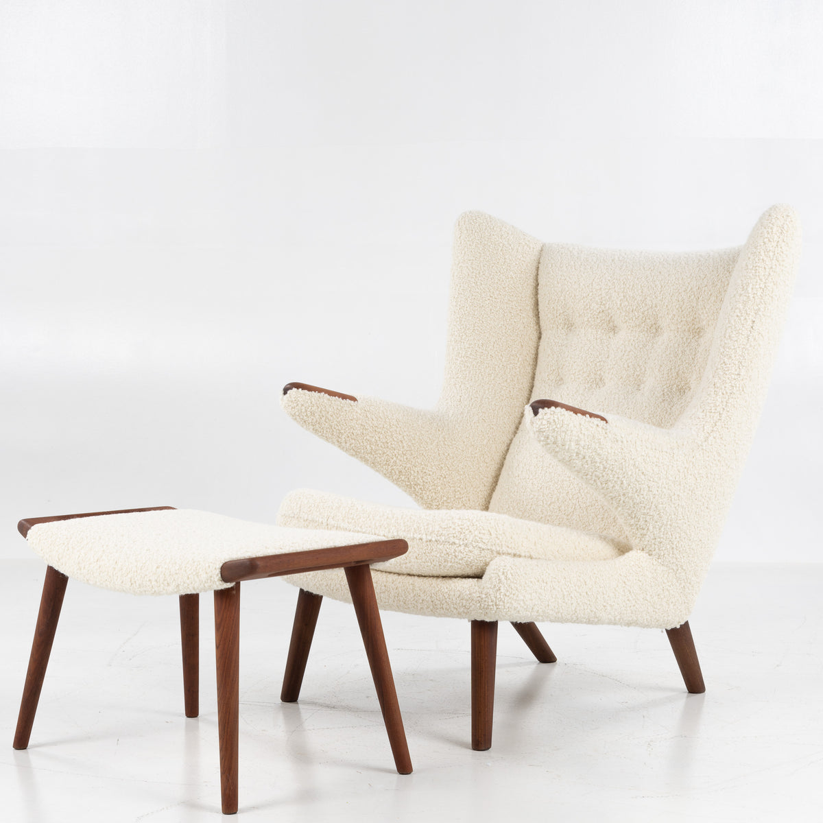 AP 19 - Papa Bear Chair in new textile