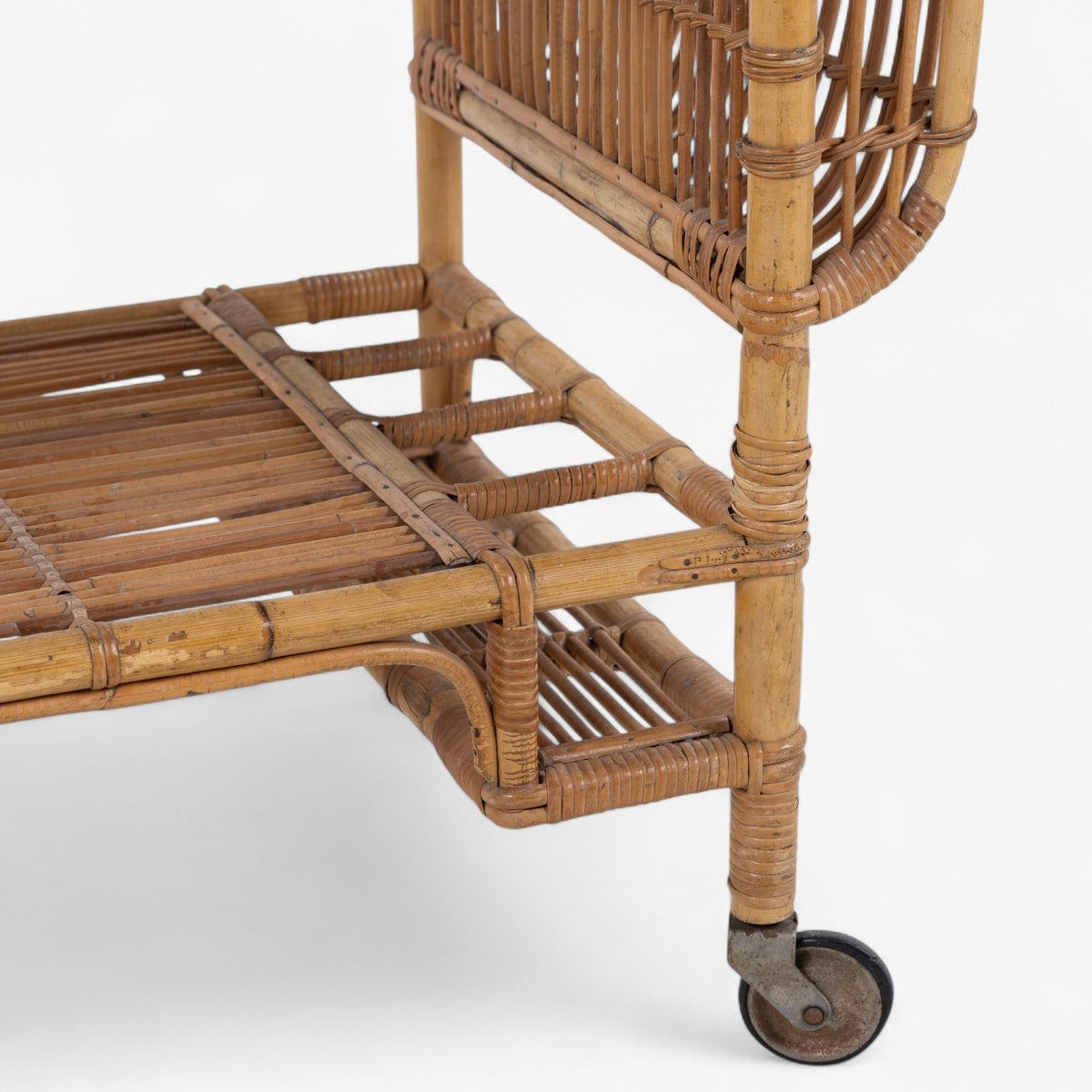 Serving table in bamboo
