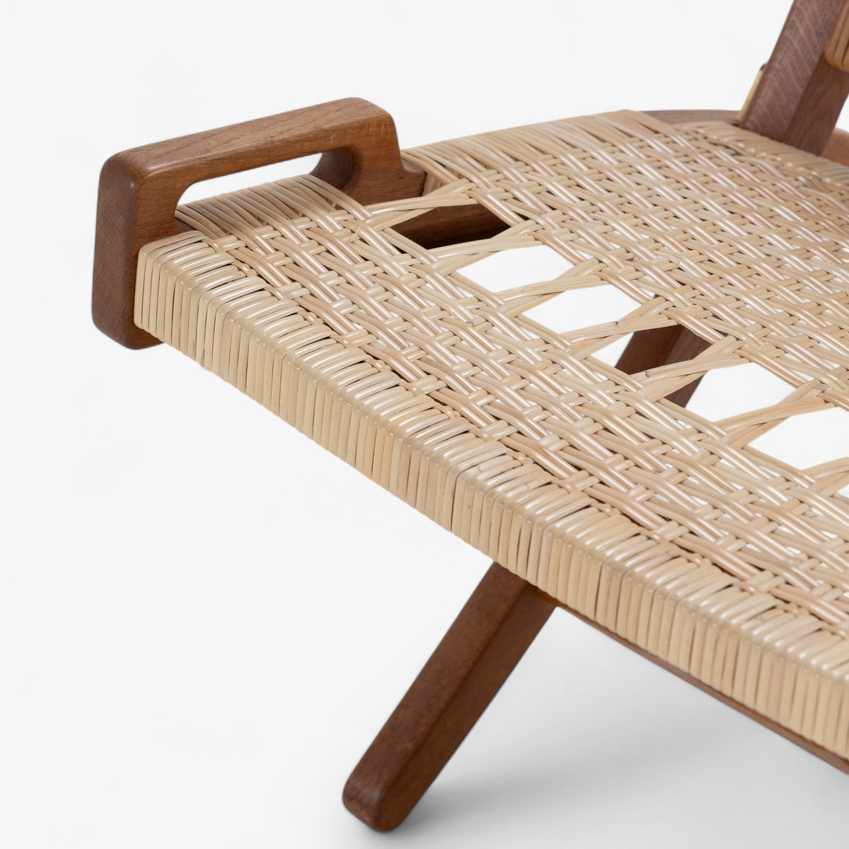 JH 512 - Fireplace Chair in oak