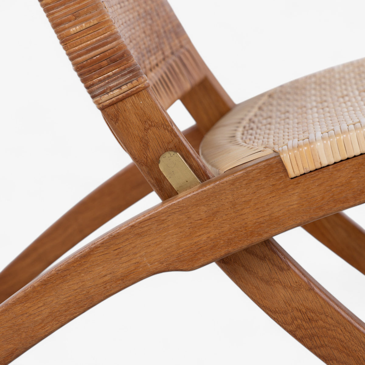 JH 512 - Fireplace Chair in oak