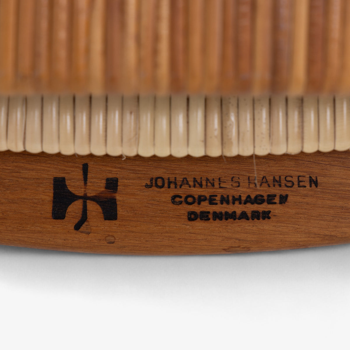 JH 512 - Fireplace Chair in oak